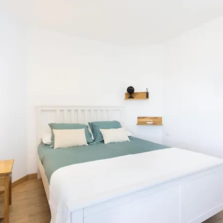 Home2book Comfy Beachfront Apartment