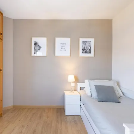 Home2book Comfy Beachfront 아파트