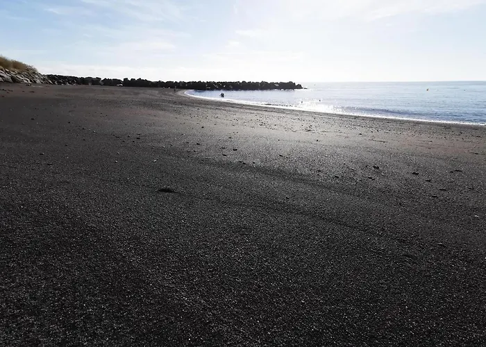 Home2book Comfy Beachfront Διαμέρισμα *