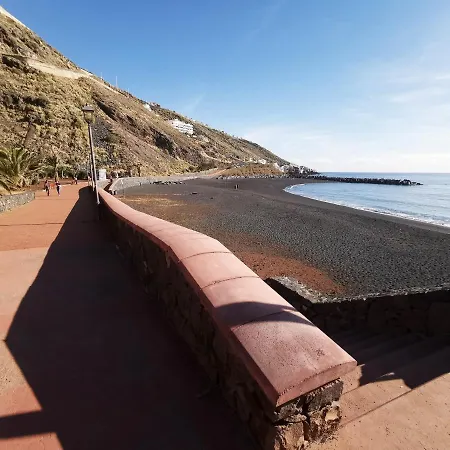 Home2book Comfy Beachfront Apartament Radazul